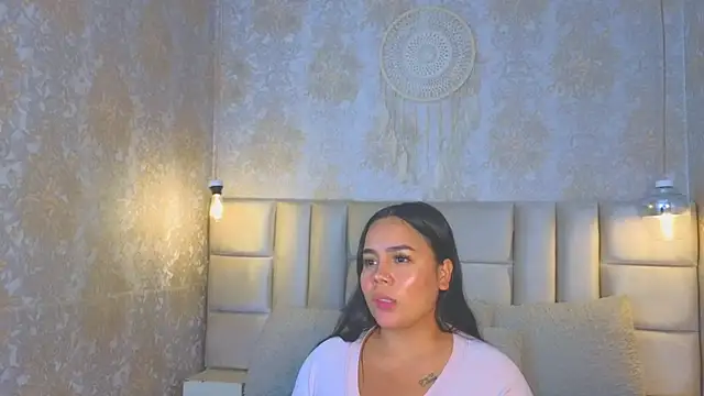 EmilyQueen3x 라이브 XXX 채팅