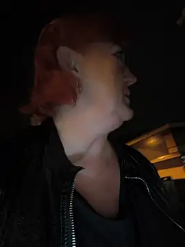 MissSilken's Live XXX Chat