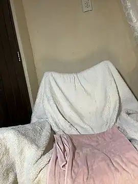 Linaroby's Live XXX Chat