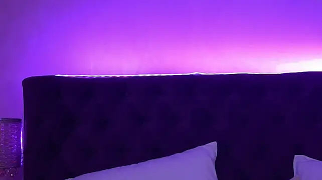 AliraNightvale's Live XXX Chat
