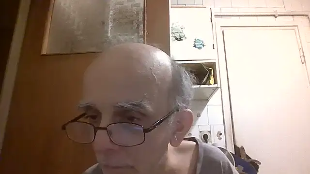 mariusica1@xh Adlı Modelin Canlı XXX Sohbeti