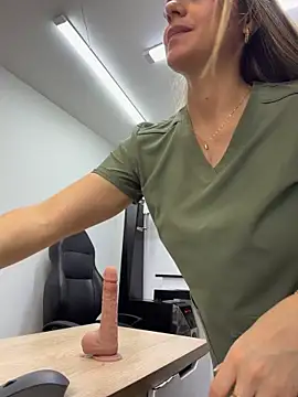 Chat +18 de alicee16 ao vivo
