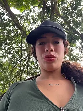 Chat +18 de roxyrougee ao vivo