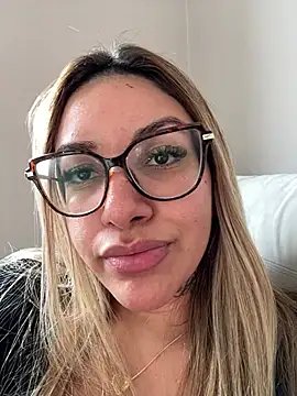Chat +18 de Clarasc ao vivo