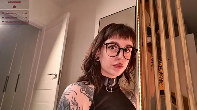 MichaellaMoon Live XXX-Chat