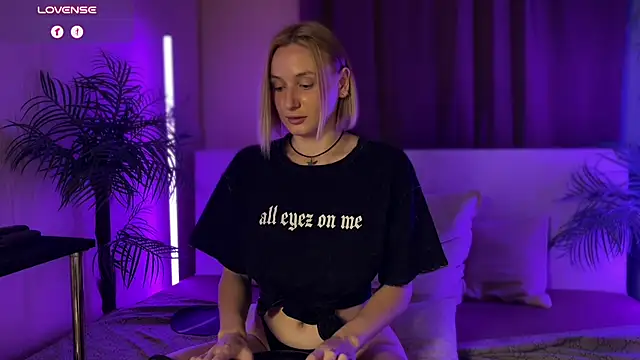 DariDolla Live XXX Chat