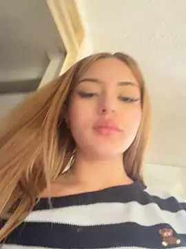 ChloeCollins__ Live XXX Chat