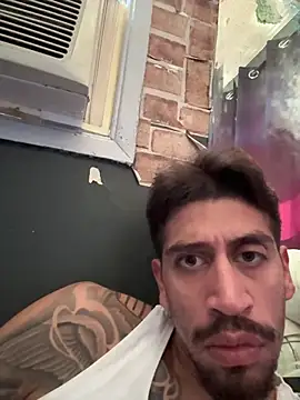 SstraightattedlilDCumz Show in webcam