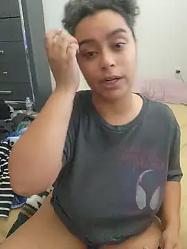 Chat +18 de cinnaminnie ao vivo