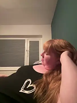 Curvy-GingeXX Live XXX-chat