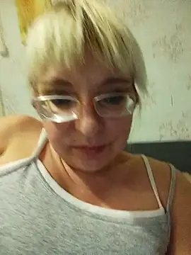 Vika1111 – Naživo XXX chat