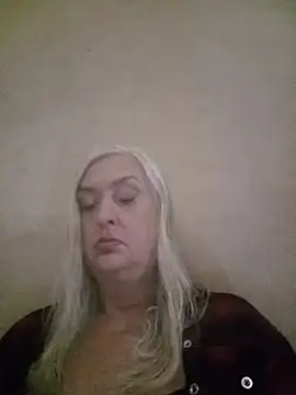 Julia20X's Live XXX Chat