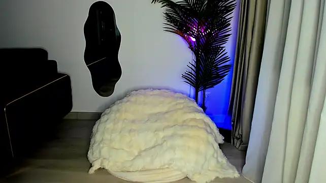 دردشة SluttyMaddy الجنسية المباشرة