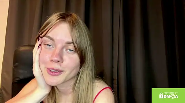 SunnyStrike Chat XXX live