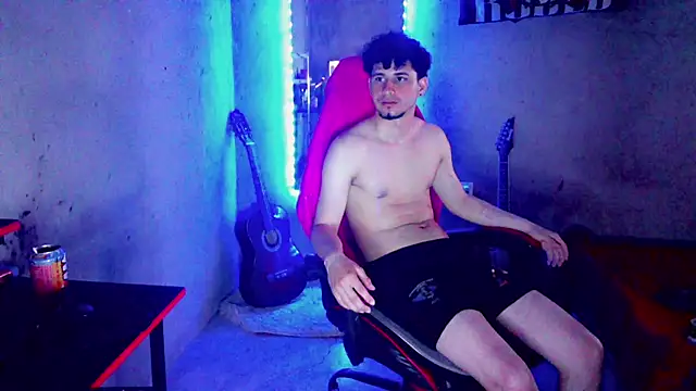 Chat XXX en directo de Atom_Hot