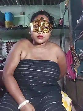 Show modela Roma-The-Queen na web-kameri