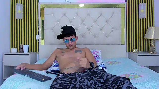 McKinley_Snake's Live XXX Chat