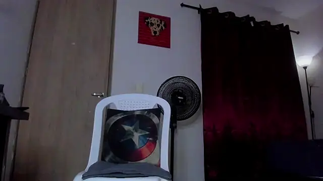Cloudy_pigDude 라이브 XXX 채팅