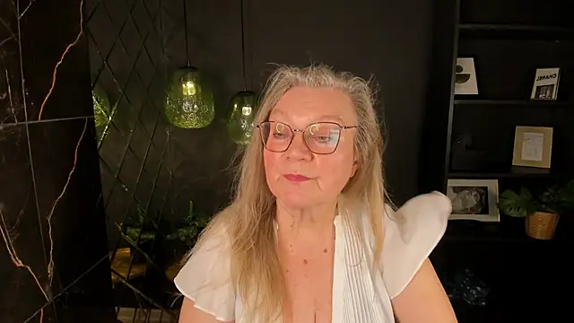 Chat +18 de NataliMellow ao vivo