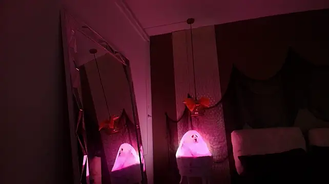 XXX chat uživo modela DannaDooll99