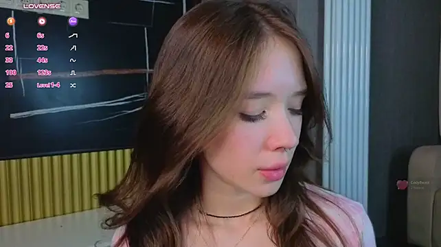 XXX chat uživo modela tinyanie