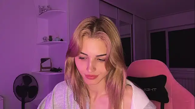 XXX chat uživo modela neweva_