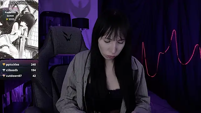 SeraphineSparda 即時 XXX 聊天