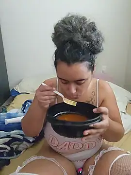 Chat +18 de cinnaminnie ao vivo