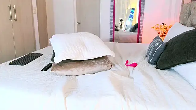 Dulce_Morrys Adlı Modelin Canlı XXX Sohbeti