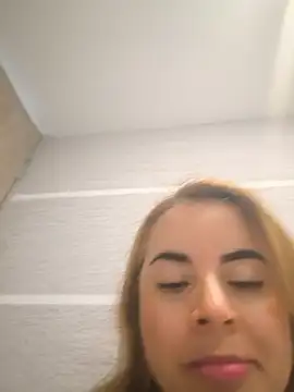 MilfLuna Live XXX Chat