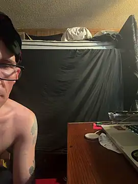 Chatroom XXX en direct de johnyupinya