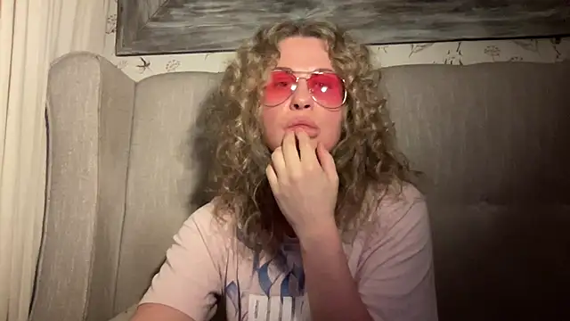 Myravessa Chat XXX live