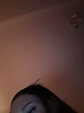 Ayla-18 Live XXX Chat