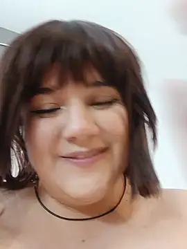 Chat +18 de ItsNaiixa ao vivo