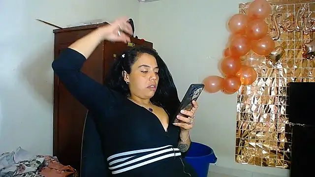 AmaraRoberts420のライブXXXチャット