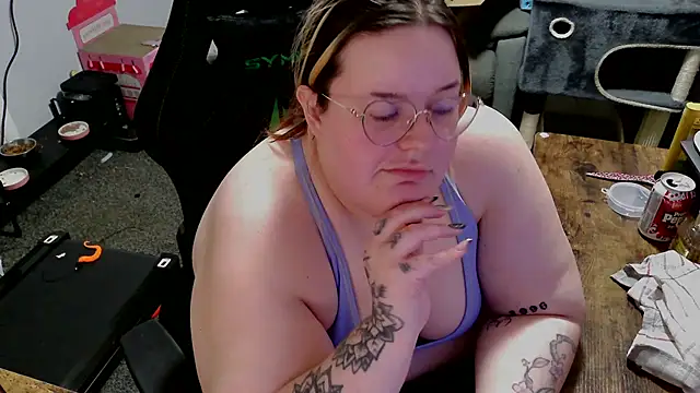 BBW-QUEENIE Chat XXX live