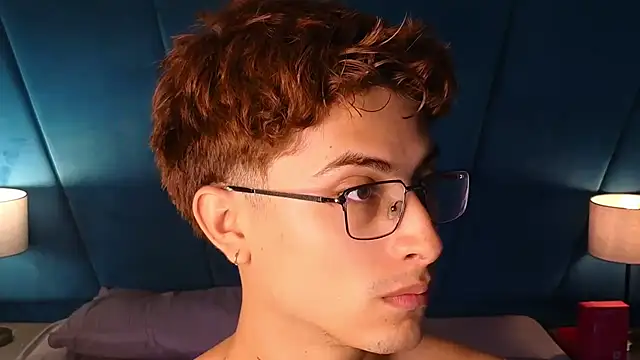 Aaron_Eze live XXX chat