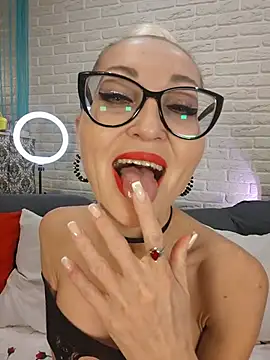 Milforja Chat XXX in diretta