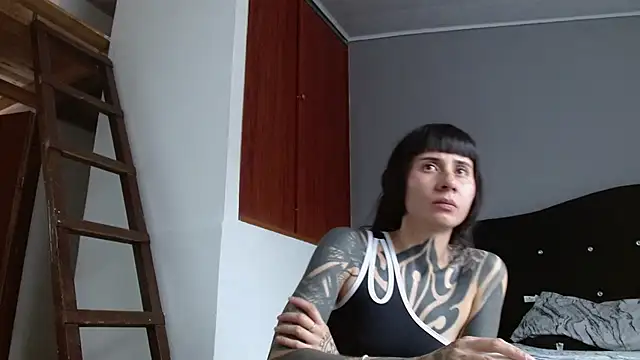 Emilia_1995 Live XXX Chat