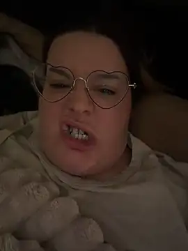 BBW-QUEENIE Chat XXX live