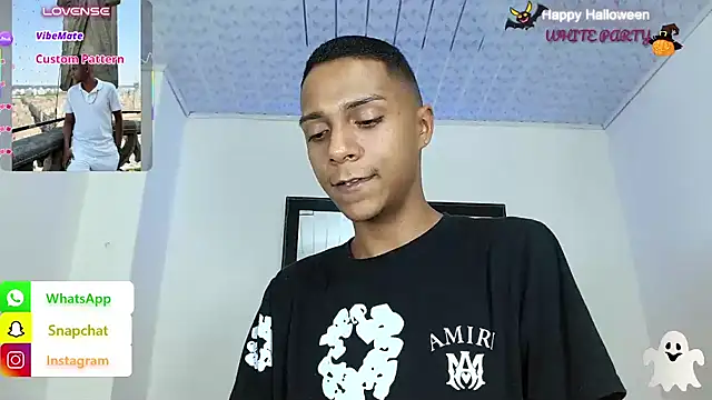 hotboyluxen Live XXX chat