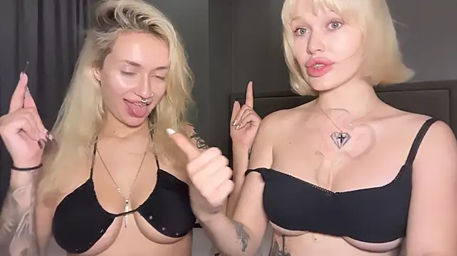 Golden_Aline 即時 XXX 聊天