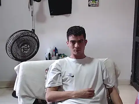 Zac_Efront live XXX chat