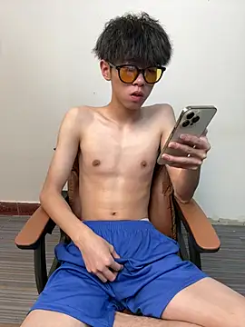 YT_11 即時 XXX 聊天