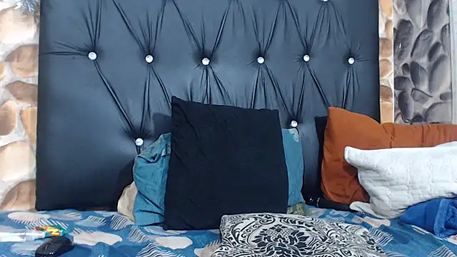 BadAss_Bee Adlı Modelin Canlı XXX Sohbeti