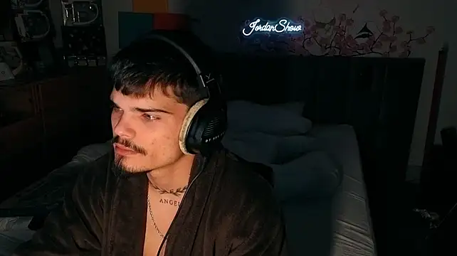JordanShow live XXX chat