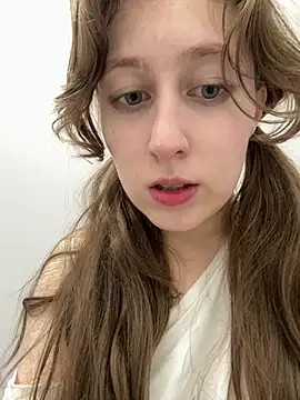 FroggyAnna 即時 XXX 聊天
