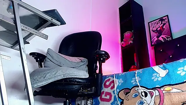 Angel_foxc13 即時 XXX 聊天
