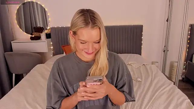 XXX chat uživo modela CassieRayss
