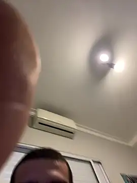 Chat +18 de Ivis1999 ao vivo